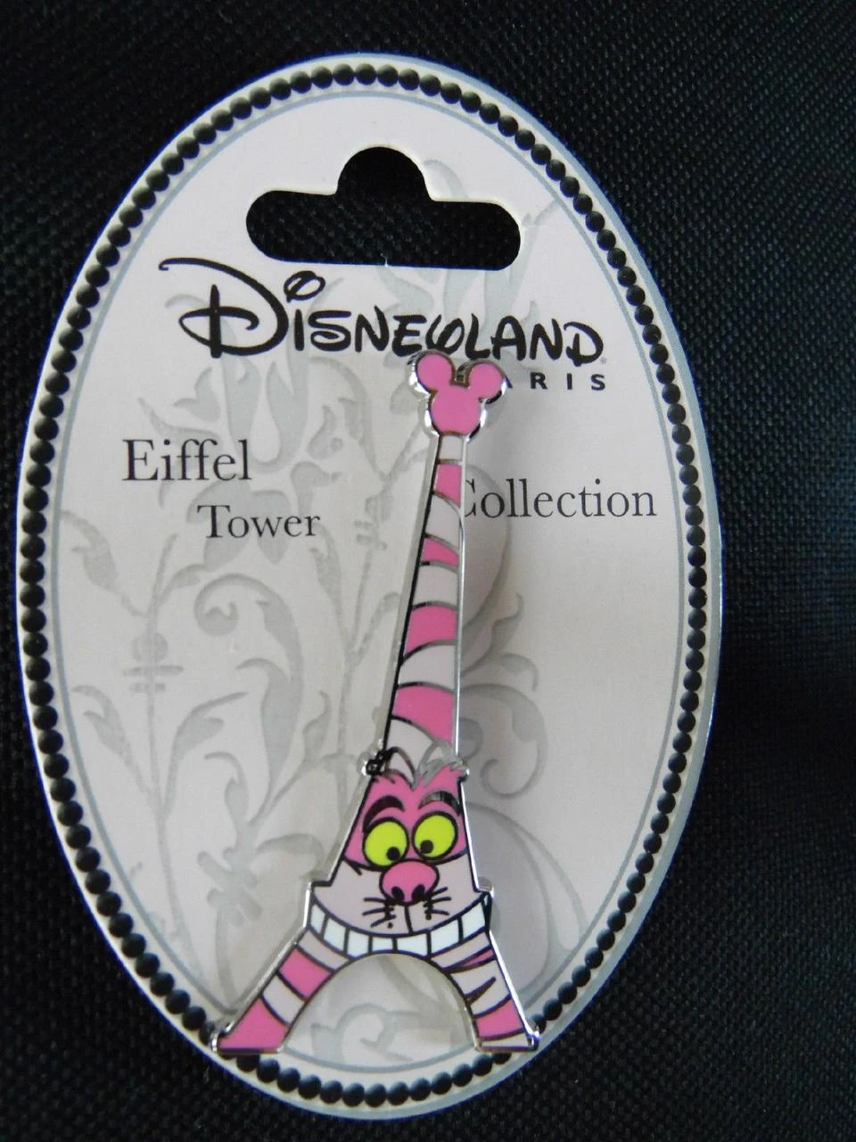 Pins disney disneyland paris tour eiffel cheshire d'Alice